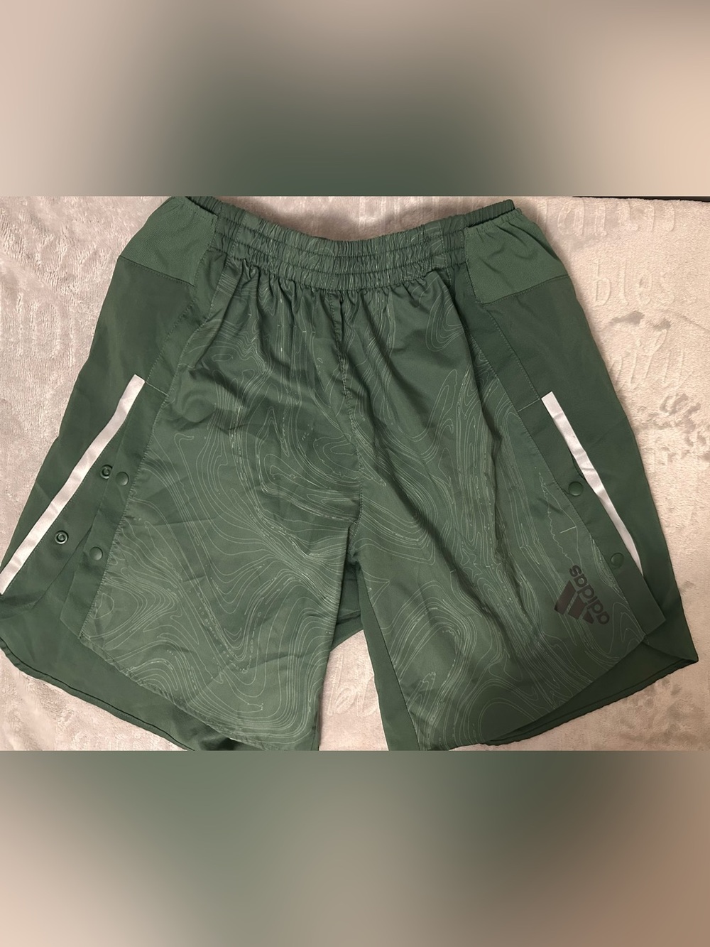 Adidas Parley Ocean Plastic 7" Running Shorts Men’s S Green Topo Snap Sides